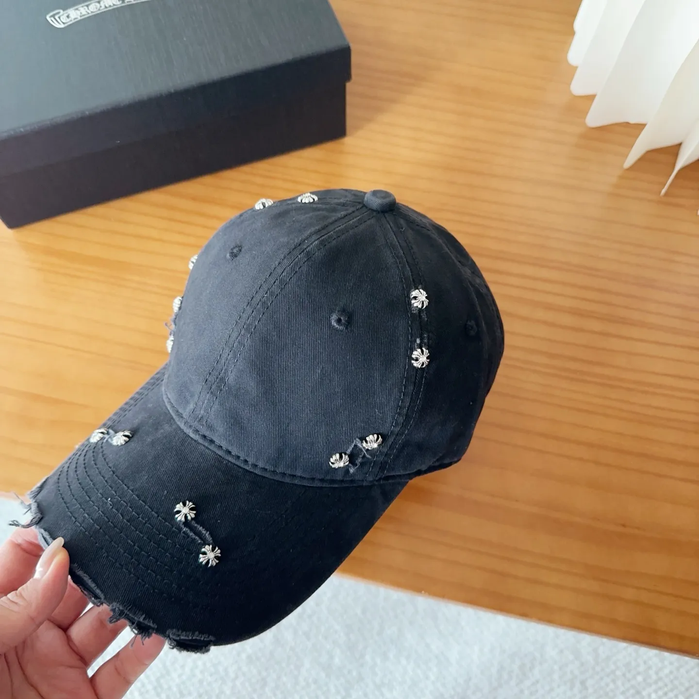 🉐️120 Chrome Hearts 💓Early autumn Korean style fashion retro distressed hole hat worn design versatile baseball cap peaked cap